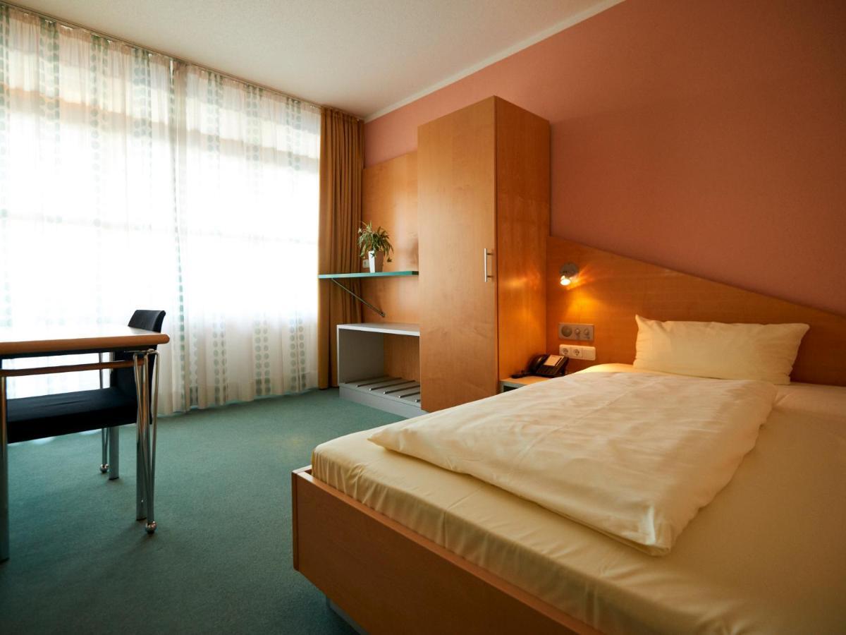 Sportschule Oberhaching Hotel Ngoại thất bức ảnh